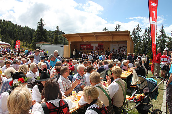Über 4.000 Besucher beim ORF Radio Tirol Almtag auf der Schatzbergalm in der Wildschönau am 15.08.2010 (©Foto: Martin Schmitz)